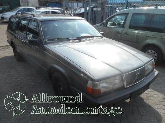 Volvo 940 940 Estate 2.3i (LPT) Polar (B230FK) [99kW]  (01-1995/10-1998) picture 2