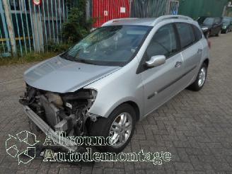 demontáž osobní automobily Renault Clio Clio III Estate/Grandtour (KR) Combi 1.2 16V TCE 100 (D4F-784(D4F-H7))=
 [74kW]  (11-2007/12-2012) 2008