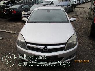 Opel Astra Astra H GTC (L08) Hatchback 3-drs 1.4 16V Twinport (Z14XEP(Euro 4)) [6=
6kW]  (03-2005/10-2010) picture 5