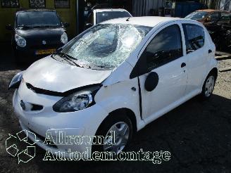 škoda osobní automobily Toyota Aygo Aygo (B10) Hatchback 1.0 12V VVT-i (1KR-FE) [50kW]  (07-2005/05-2014) 2007