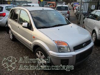 Ford Fusion Fusion Combi 1.4 16V (FXJA(Euro 4)) [59kW]  (08-2002/12-2012) picture 2