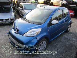 Salvage car Peugeot 107 107 Hatchback 1.0 12V (384F(1KR)) [50kW]  (06-2005/05-2014) 2011