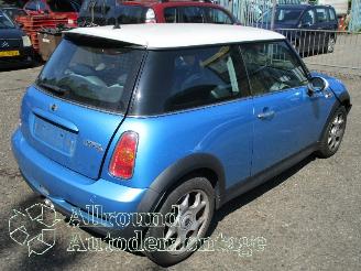 Mini Mini Mini Cooper S (R53) Hatchback 1.6 16V (W11-B16A) [120kW]  (03-2002/09-=
2006) picture 3