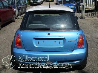 Mini Mini Mini Cooper S (R53) Hatchback 1.6 16V (W11-B16A) [120kW]  (03-2002/09-=
2006) picture 6