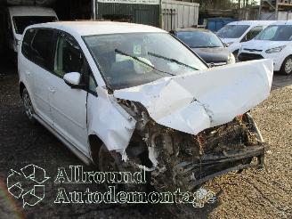 Volkswagen Touran Touran (1T3) MPV 2.0 TDI 16V 140 (CFHC) [103kW]  (05-2010/05-2015) picture 2