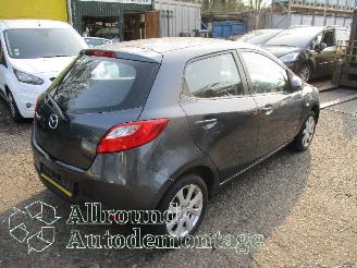 Mazda 2 2 (DE) Hatchback 1.3 16V S-VT (ZJ46) [55kW]  (10-2007/06-2015) picture 3