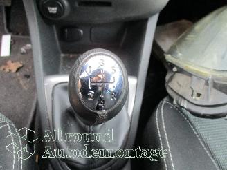 Renault Clio Clio IV (5R) Hatchback 5-drs 0.9 Energy TCE 90 12V (H4B-400(H4B-A4)) [=
66kW]  (11-2012/08-2021) picture 10