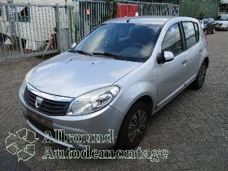 Vrakbiler auto Dacia Sandero Sandero I (BS) Hatchback 1.6 (K7M-710) [64kW]  (06-2008/12-2012) 2008/8