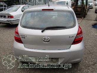 Hyundai I-20 i20 Hatchback 1.2i 16V (G4LA) [57kW]  (09-2008/12-2012) picture 6