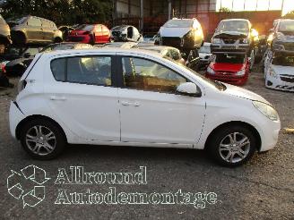 Hyundai I-20 i20 Hatchback 1.2i 16V (G4LA) [57kW]  (09-2008/12-2012) picture 7