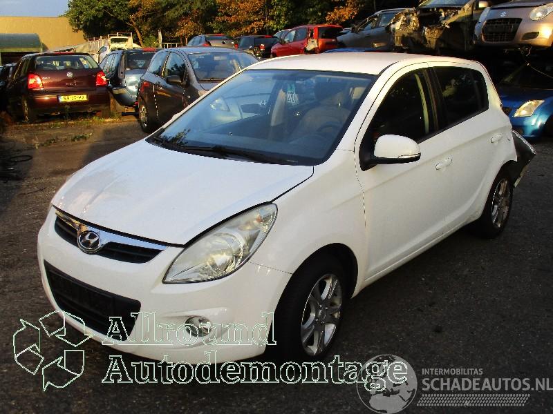 Hyundai I-20 i20 Hatchback 1.2i 16V (G4LA) [57kW]  (09-2008/12-2012)