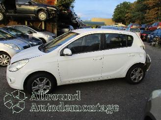 Hyundai I-20 i20 Hatchback 1.2i 16V (G4LA) [57kW]  (09-2008/12-2012) picture 8
