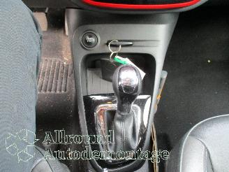 Renault Captur Captur I (2R) SUV 1.2 TCE 16V EDC (H5F-412(H5F-G4)) [87kW]  (01-2016/.=
=2E.) picture 12