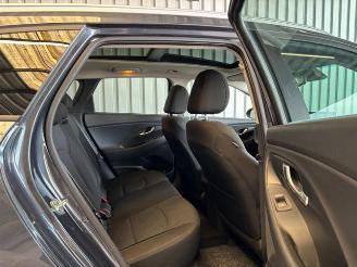 Hyundai I-30 cw Edition 30+ Panorama / R-Kamera / Navi picture 14