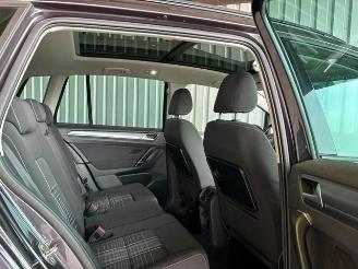 Volkswagen Golf Sportsvan 1.4 TSI Lounge Pano / Navi picture 12