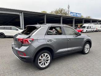 Volkswagen T-Roc Life 1.5 TSI DSG picture 2
