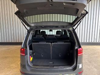 Volkswagen Touran Highline R-Line Pano / 7-Sitzer / 800KM picture 15