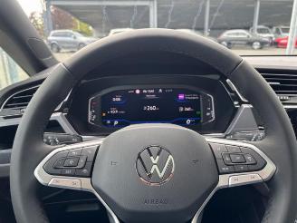 Volkswagen Touran Highline R-Line Pano / 7-Sitzer / 800KM picture 17
