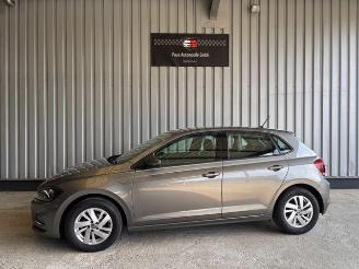 Damaged car Volkswagen Polo VI 1.0 TSI Comfortline DSG / Navigation 2018/2