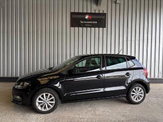 Damaged car Volkswagen Polo V 1.2 TSI Lounge BMT Navigation / 1e Hand 2016/4
