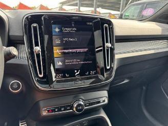 Volvo XC40 R Design Recharge Plug-In Hybrid Panorama picture 18