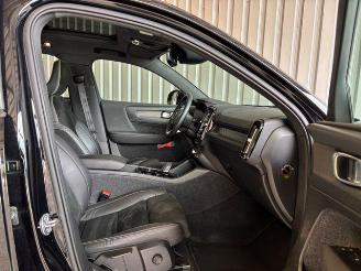 Volvo XC40 R Design Recharge Plug-In Hybrid Panorama picture 11