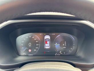 Volvo XC40 R Design Recharge Plug-In Hybrid Panorama picture 19
