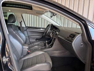 Volkswagen Golf 1.6 TDI R-Line Highline Panorama picture 13
