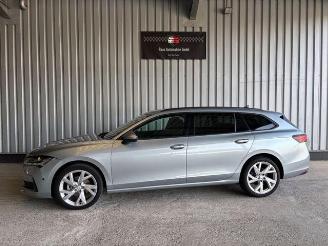 Damaged car Skoda Superb Combi 2.0 TDI Selection R-Kamera / LED 2024/9