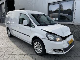 damaged commercial vehicles Volkswagen Caddy maxi 2.0 TDI 140pk automaat 2014/2