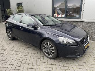 Volvo V-40 2.0 D2 Summum Business picture 2