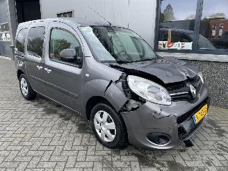 Voiture accidenté Renault Kangoo Family 1.2 TCe Limited 2015/12