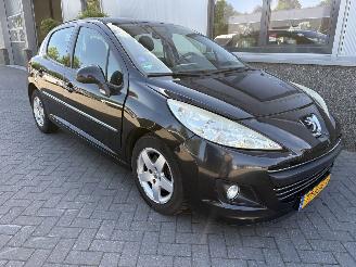 Vaurioauto  passenger cars Peugeot 207 1.4 VTI Style 2010/9