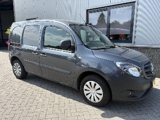 uszkodzony samochody ciężarowe Mercedes Citan 111CDI Euro6 2017/9