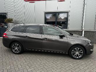 Peugeot 308 1.2 e-THP 81kw Allure picture 4