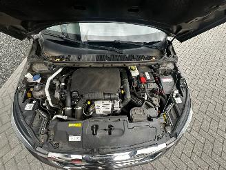 Peugeot 308 1.2 e-THP 81kw Allure picture 38