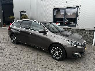 Peugeot 308 1.2 e-THP 81kw Allure picture 3