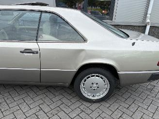 Mercedes 200-serie 230CE Automaat picture 20