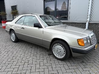 Mercedes 200-serie 230CE Automaat picture 36