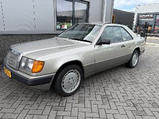 Mercedes 200-serie 230CE Automaat picture 18