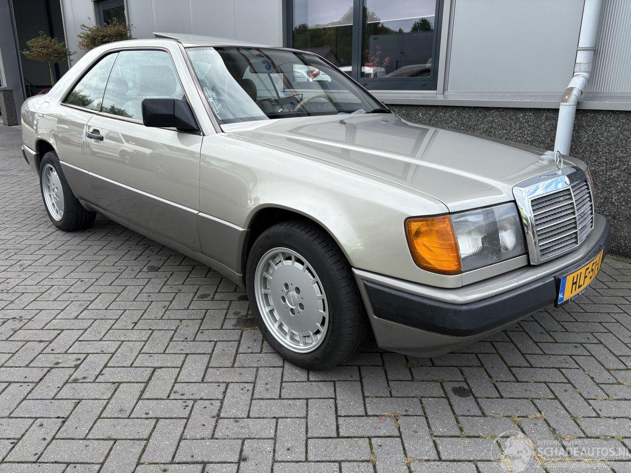 Mercedes 200-serie 230CE Automaat