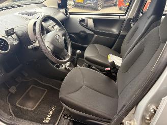 Toyota Aygo 1.0 VVT-i Comfort 5drs picture 32