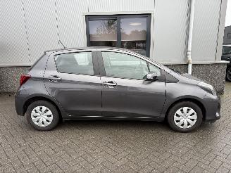 Toyota Yaris 1.0 VVT-i Aspiration picture 3