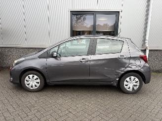 Toyota Yaris 1.0 VVT-i Aspiration picture 24