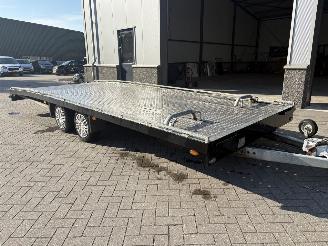krockskadad bil aanhanger -  Hollee 55  3500kg autoambulance 2018/2