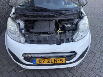 Peugeot 107 1.0 12V 5drs picture 13