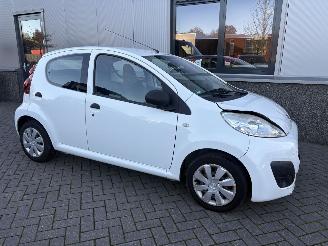 Peugeot 107 1.0 12V 5drs picture 16