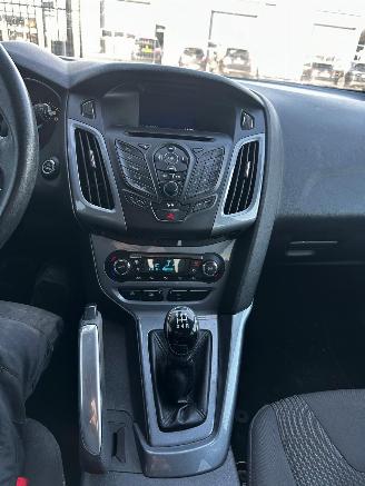 Ford Focus 1.0 Ecoboost Titanium picture 32