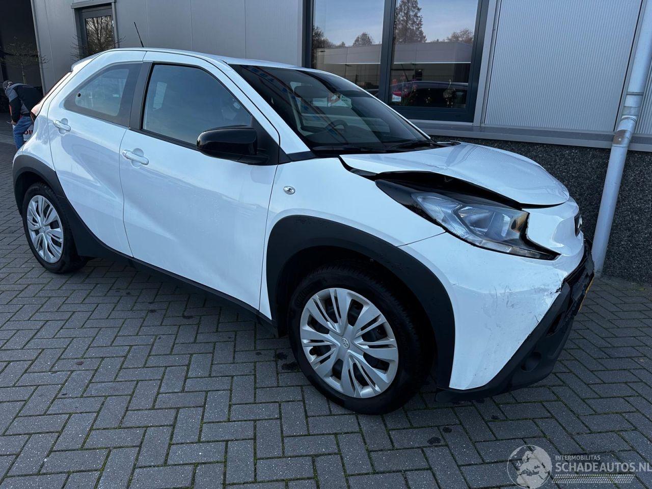 Toyota Aygo AYGO X  1.0 VVT-i MT Play