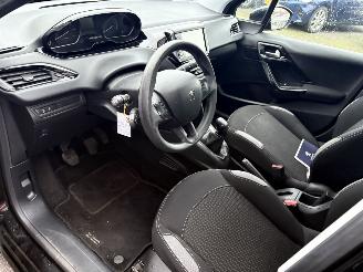 Peugeot 208 1.2 PureTech Blue Lion picture 31